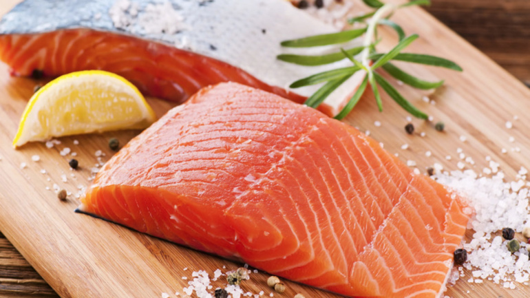 Lachs mit Rauchsalz – Rezept